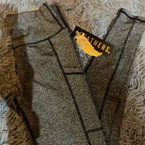 Grey women’s leggings!